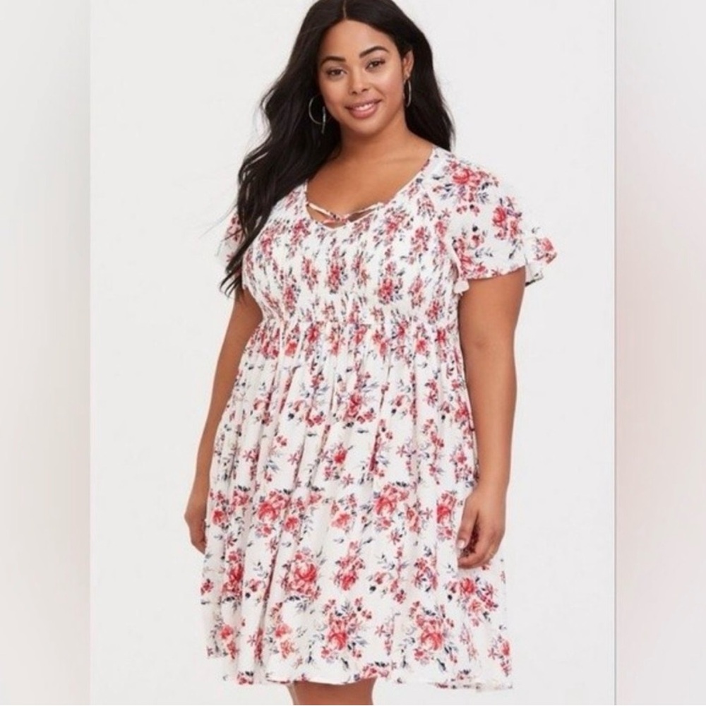 Torrid Red Floral Smocked Flutter Sleeve Skater Dress Size 1X / 14 (1)